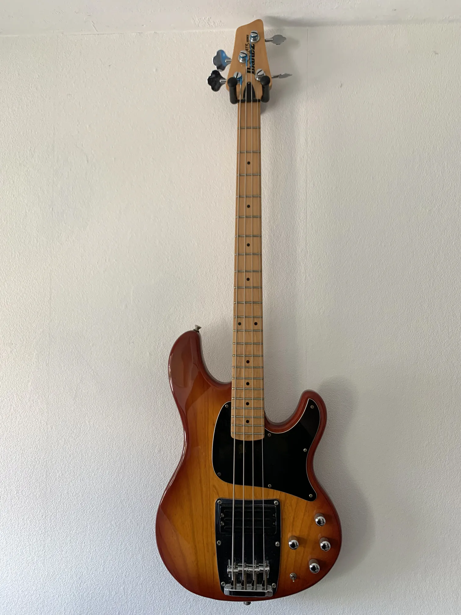 Ibanez ATK-300 Honeyburst